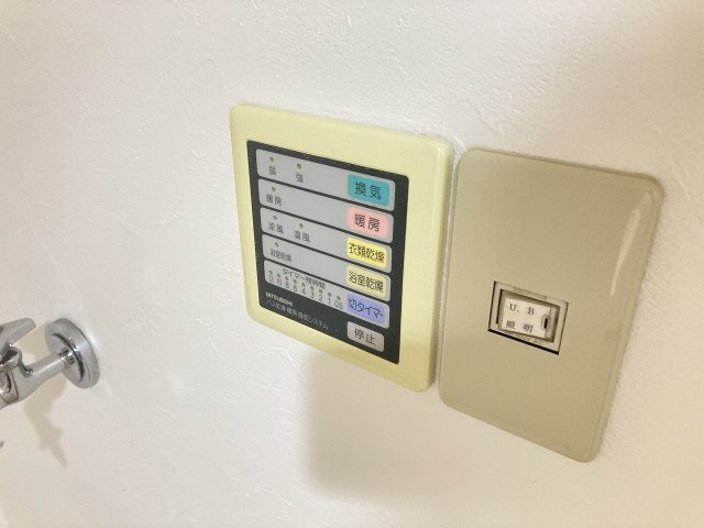 マンション酸漿の洋室