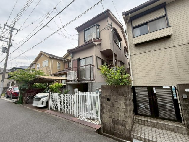 城西町の外観|【現地/現在上物有】物件のことはもちろん、教育施設・スーパー・商業施設・公園・公共機関といった周辺の住環境も車でご案内します。ぜひ現地で暮らしやすさなどイメージしてください！（R8.4撮影）