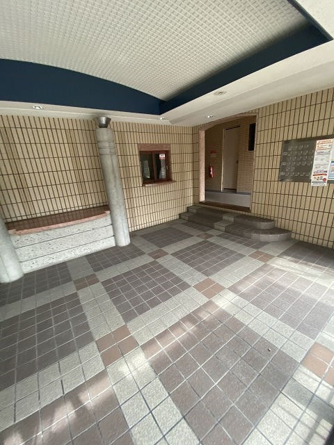 エスパシオ塚口のロビー|清潔なロビーです