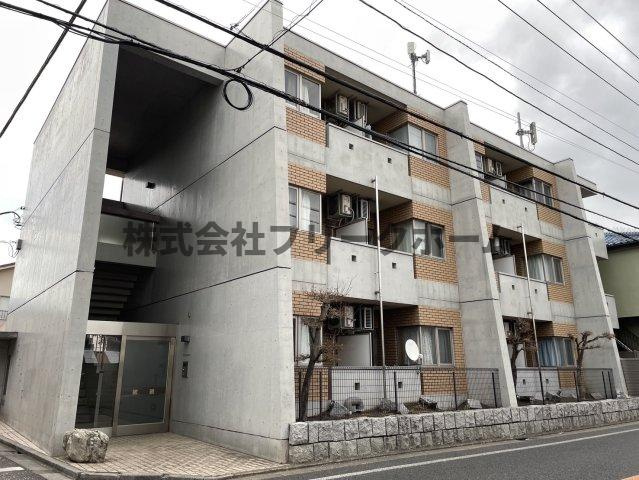三鷹市牟礼２丁目の賃貸マンションの外観
