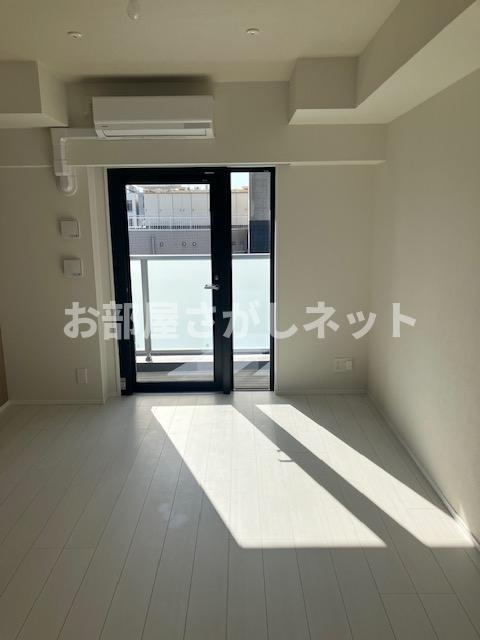 ＬＥＸＥ横濱関内【おとり物件なし】#学生・社会人にオススメ！初期費用分割払いOK！の居間・リビング