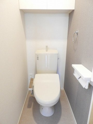 アールコートⅠのトイレ|ゆったりとした空間のトイレです