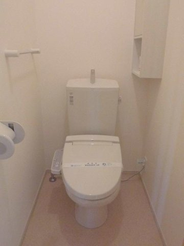 クラールｗａｔａｎａｂｅⅠのトイレ|落ち着いた色調のトイレです