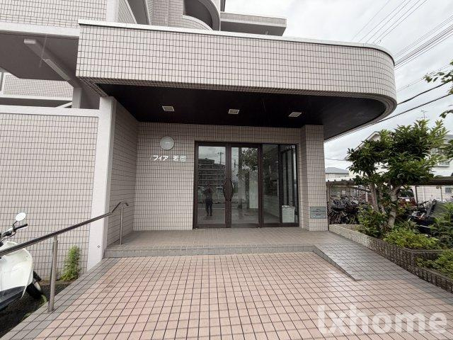 ソフィア若園のエントランス