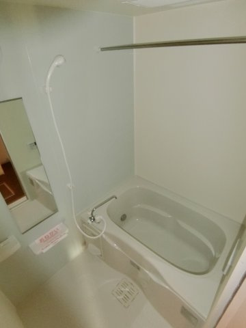 セレッソ　Ｃの浴室|イメージ201号室の写真（反転あり）