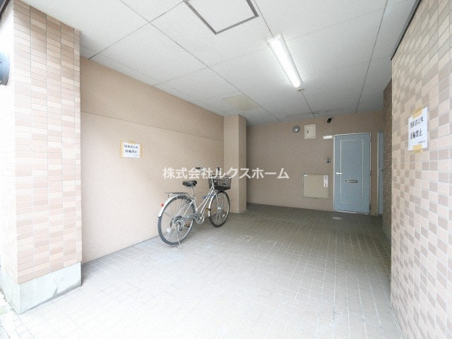 末広13番館のロビー