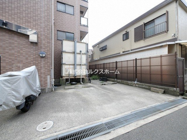 末広13番館の駐車場
