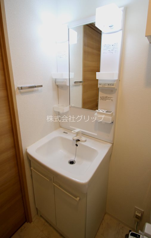 スパシエソリデ横浜鶴見の独立洗面台