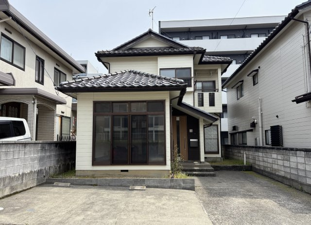 新潟市西区大学南1丁目の駐車場