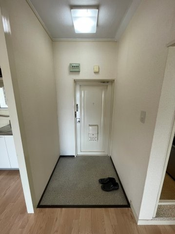 【玄関】 | ハイツ米屋 | お写真は同物件別部屋です。
