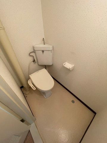 【トイレ】 | ハイツ米屋 | お写真は同物件別部屋です。