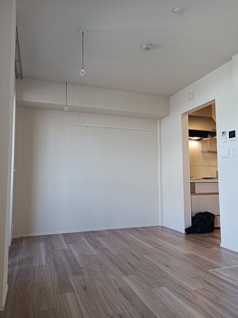 Ｍｅｎｕｅｔｔ恵比寿南の居間・リビング|★キレイなフローリングのお部屋です★