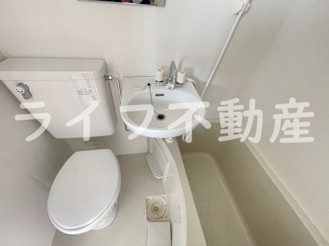 福寿マンション１号館の洗面所|ゆったりとスペースのある洗面所