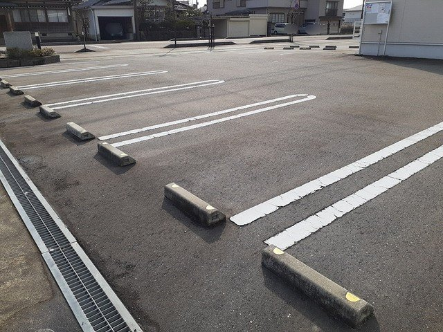 ウェルネスⅤの駐車場