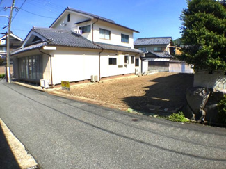 【前面道路含む現地写真】