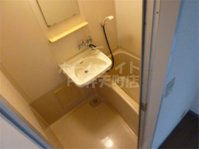 【浴室】 | シルバーハイツ | コンパクトで使いやすいお風呂です