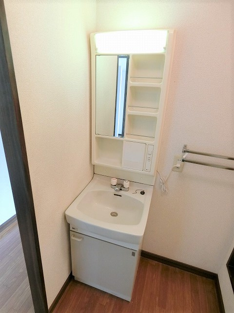 パルファンベールB棟の独立洗面台|※別部屋のイメージ写真です。