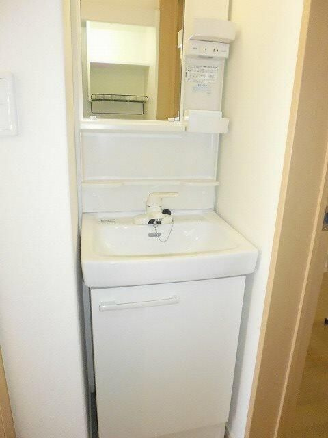 シャラロステヒルズ町田の独立洗面台