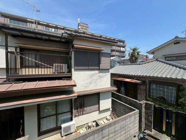 王居殿2丁目アパートの外観