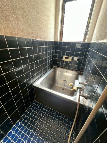 王居殿2丁目アパートの浴室