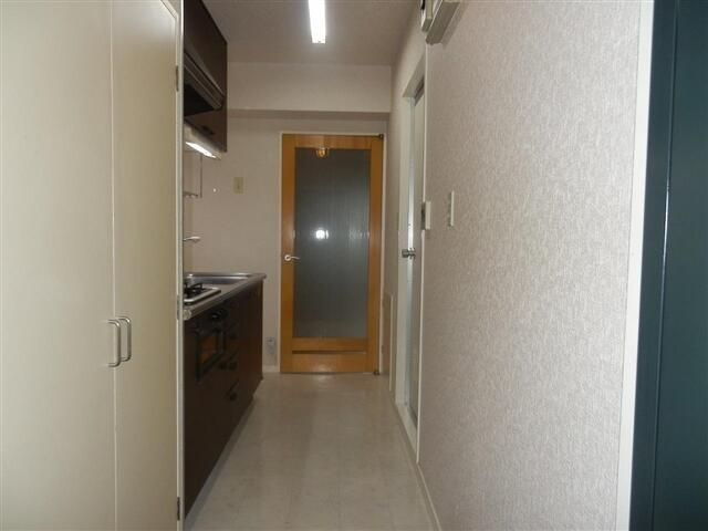 横浜市港北区小机町の賃貸マンションの玄関