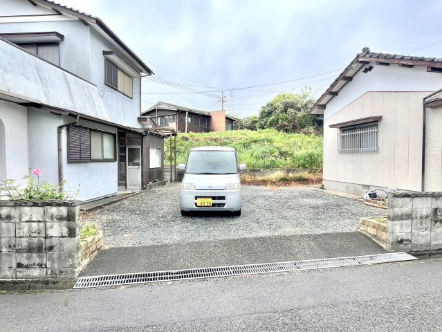 【駐車場】