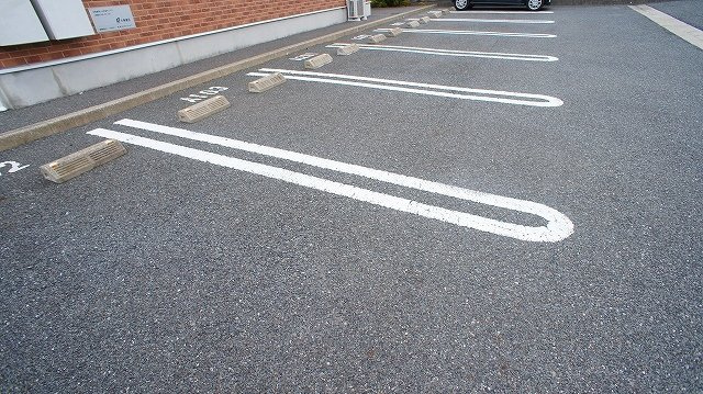 グランソレイユＡの駐車場|駐車スペースもあります