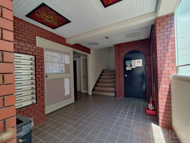藤和ライブタウン本山のロビー