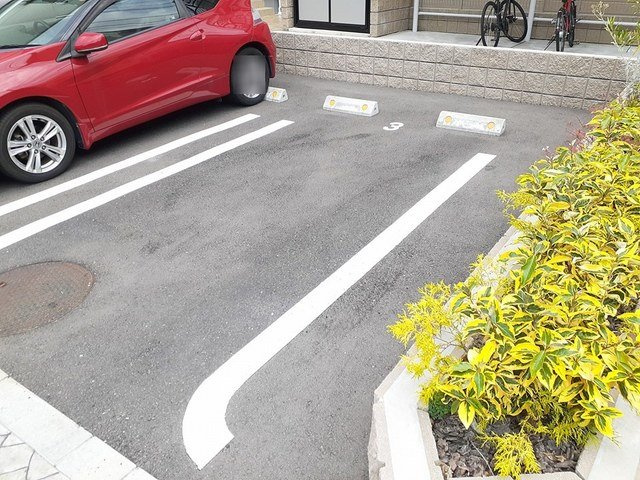 サンリットＭの駐車場