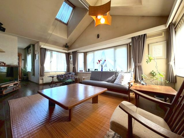 宮の森2条17丁目の居間・リビング