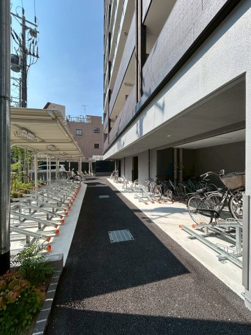 プレサンス神戸セレスティアの駐車場