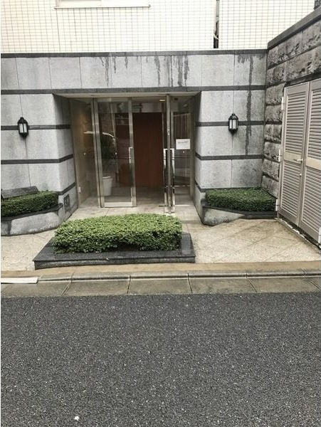 ヒルトップ北沢のエントランス