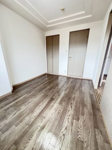 ソレイユ段上の居間・リビング