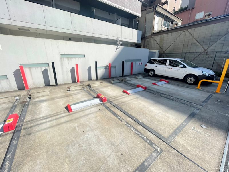 LUMINOUS桜川(旧:アーバンパーク難波)の駐車場