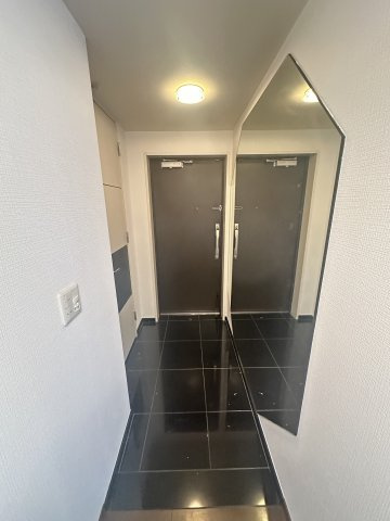 リーデンススクエア松屋町の玄関