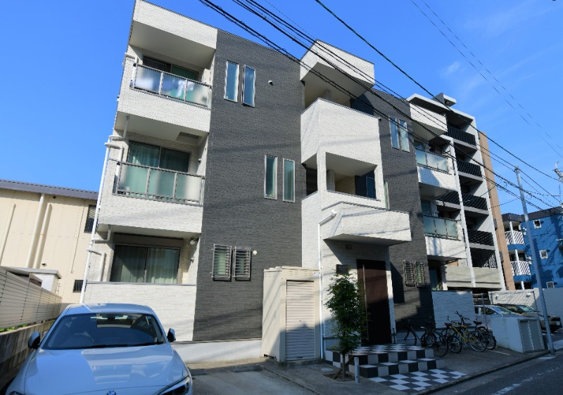 Regalest 平尾の外観