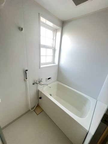 テラス　西宮市大谷町の浴室