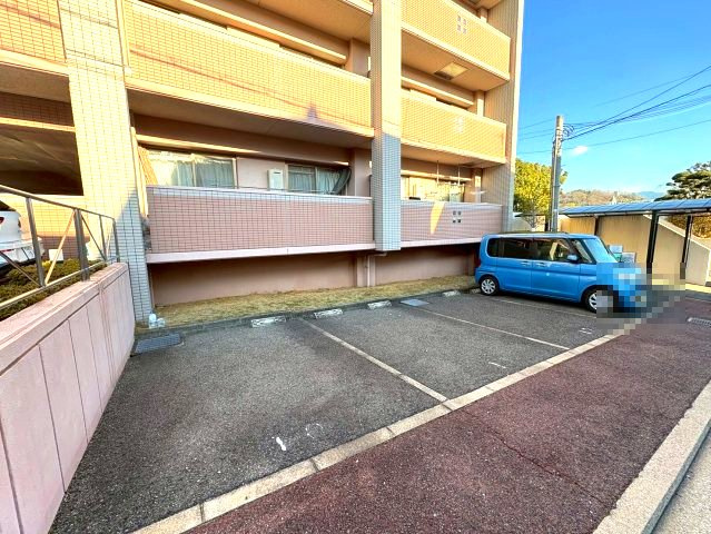アークコートの駐車場