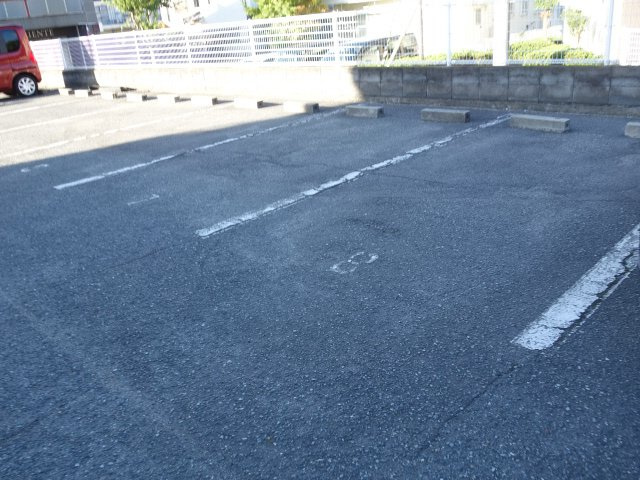 グリーンハイツ大津和の駐車場