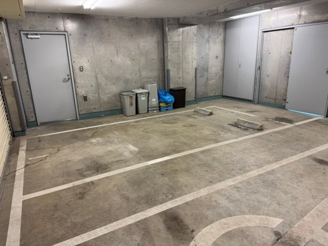 ＫＬＣタワーの駐車場