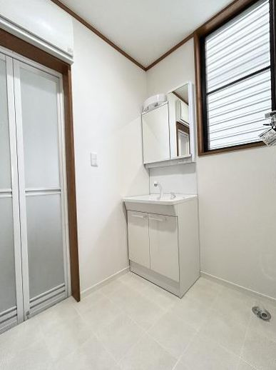 中央区横山台1丁目　中古戸建の独立洗面台|独立洗面台あり、毎朝おしゃれに忙しい女性の方におすすめです