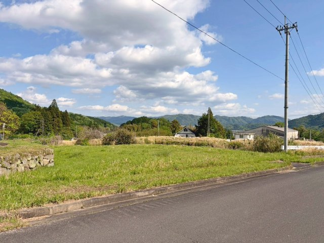 売土地　薭田野町鹿谷西川の外観
