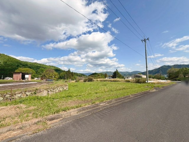 売土地　薭田野町鹿谷西川の外観
