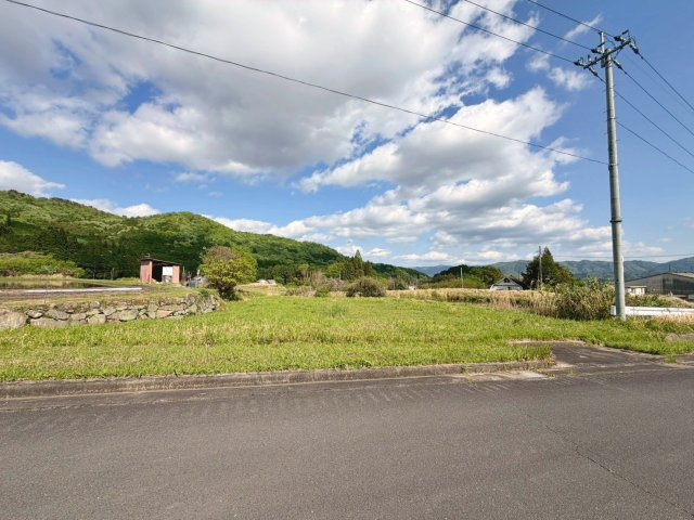 売土地　薭田野町鹿谷西川の外観