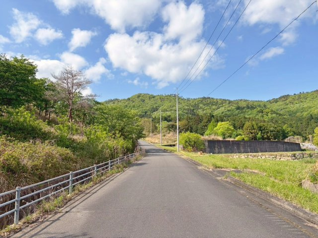 売土地　薭田野町鹿谷西川の前面道路含む現地写真