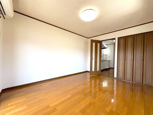 サンハイツ開の洋室