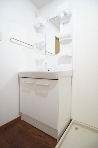 レフィナード朝日台Ａの洗面所