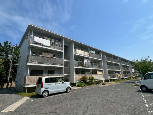 上高丸厚生年金住宅２号棟の外観パース