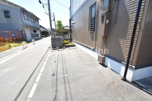 アディック東花園の駐車場