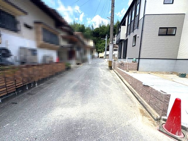 【その他】 | 大野城市乙金東3丁目　2号棟（全3棟）【仲介手数料無料・0円】 | 現地写真。前面道路です。
